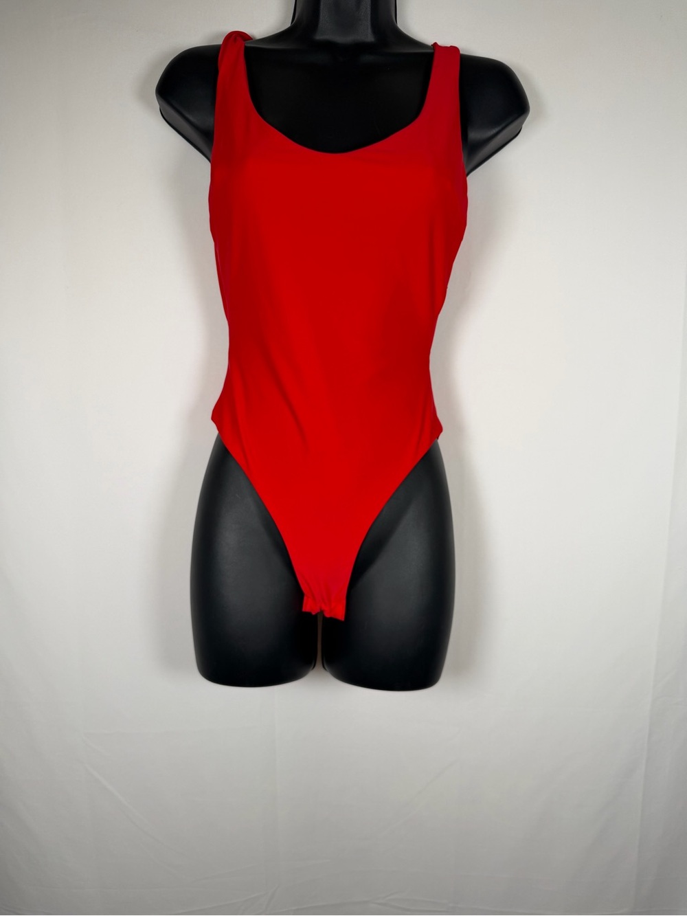 Tiger Mist Red Scoop‎ Neck Open Back Bodysuit